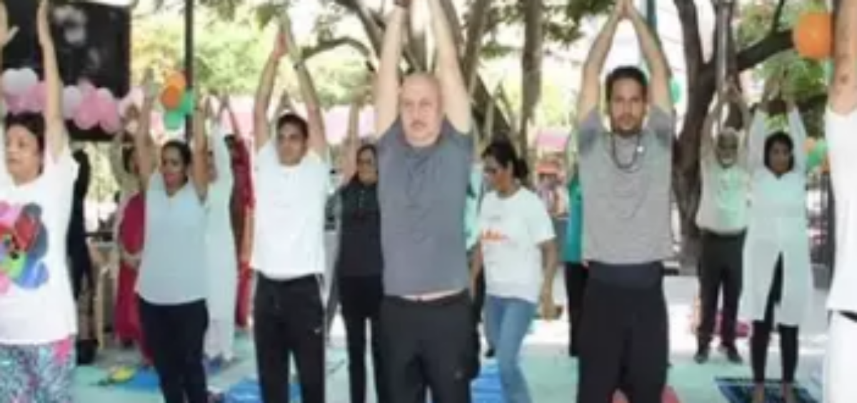 Yoga corner inaugurated in Mumbai's Juhu garden
