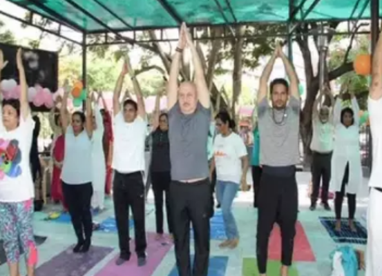 Yoga corner inaugurated in Mumbai's Juhu garden